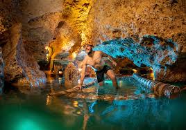 https://cdn.tern.travel/rails/active_storage/blobs/proxy/eyJfcmFpbHMiOnsibWVzc2FnZSI6IkJBaHBBMG9oVXc9PSIsImV4cCI6bnVsbCwicHVyIjoiYmxvYl9pZCJ9fQ==--fcc171b25d960bb049feb6d4a699c804c453362b/images-1.jpeg