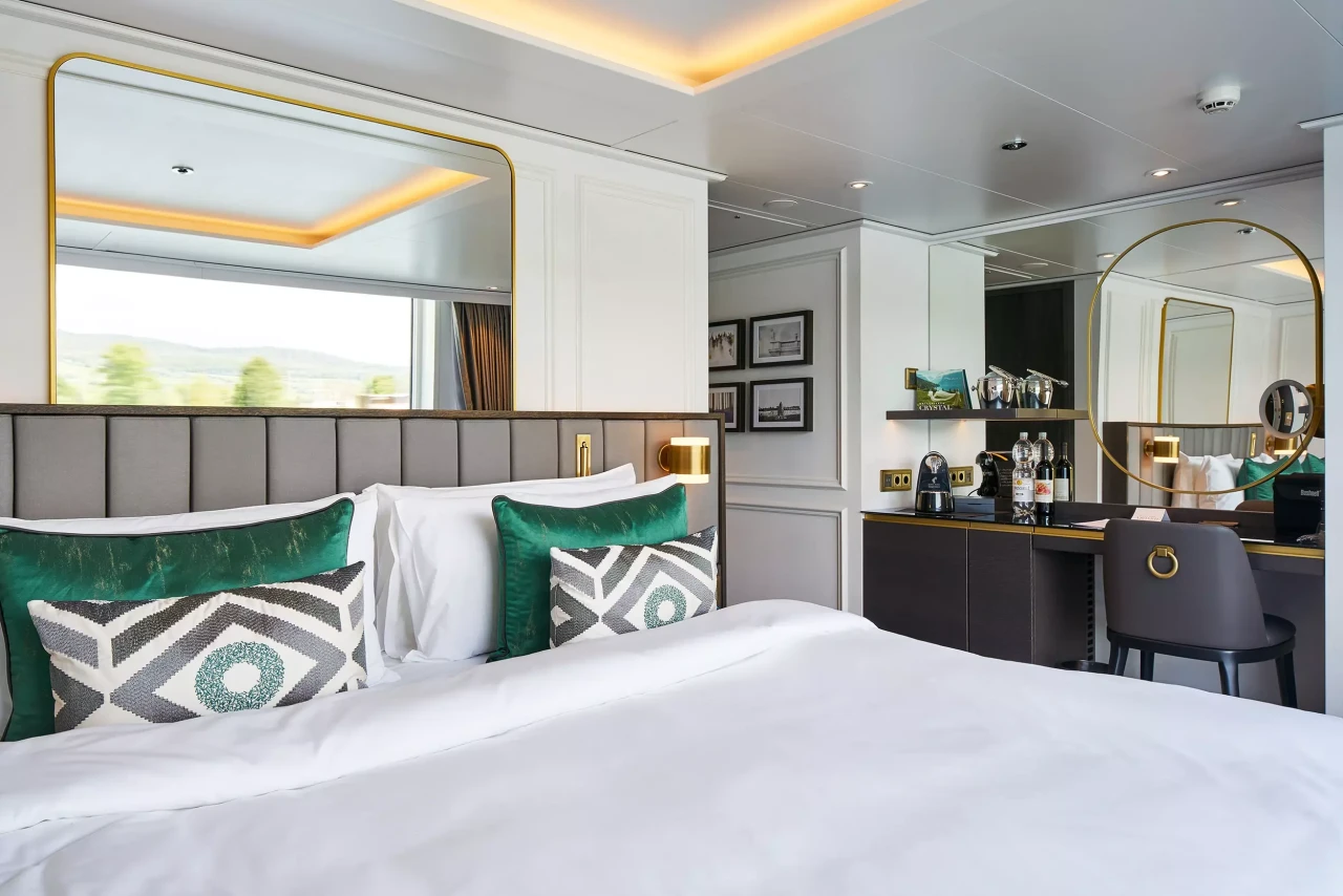 Gorgeous bedroom with spacious desk area