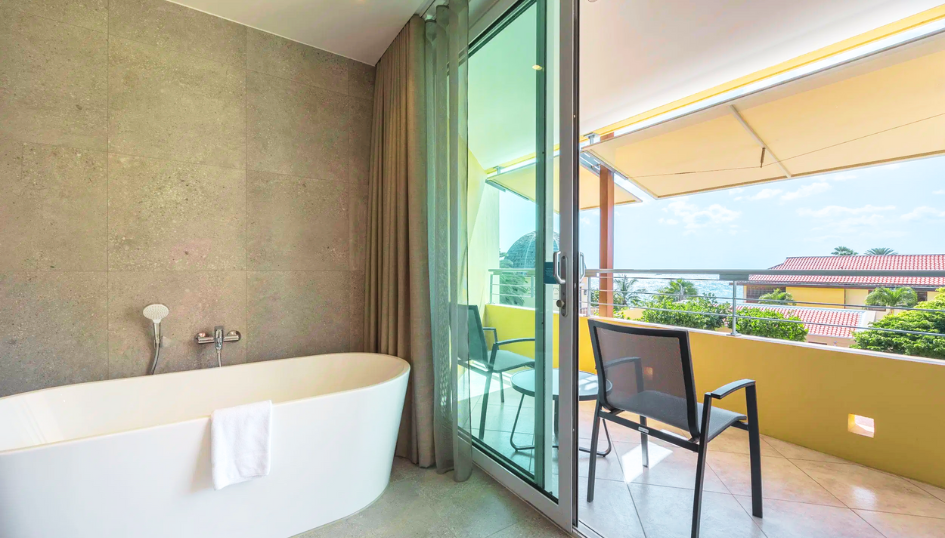 Kayla & Anthony (945 x 538 px).png