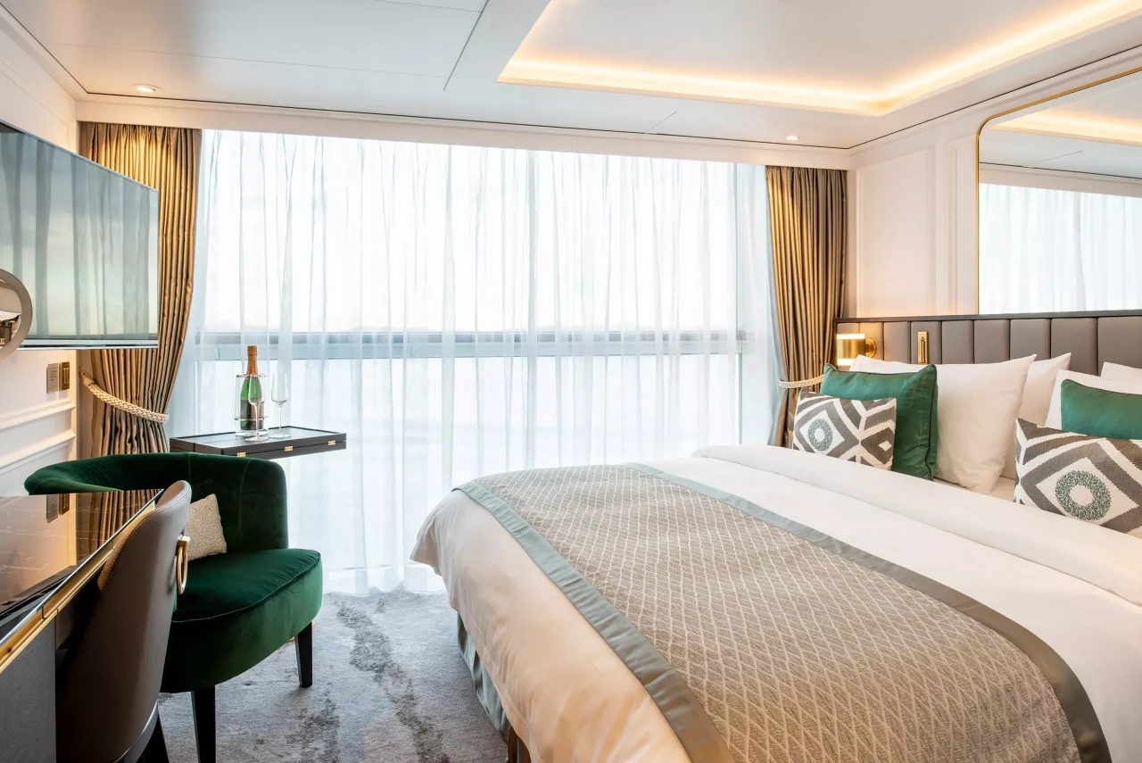 Bedroom photo showing Panoramic Balcony/Window