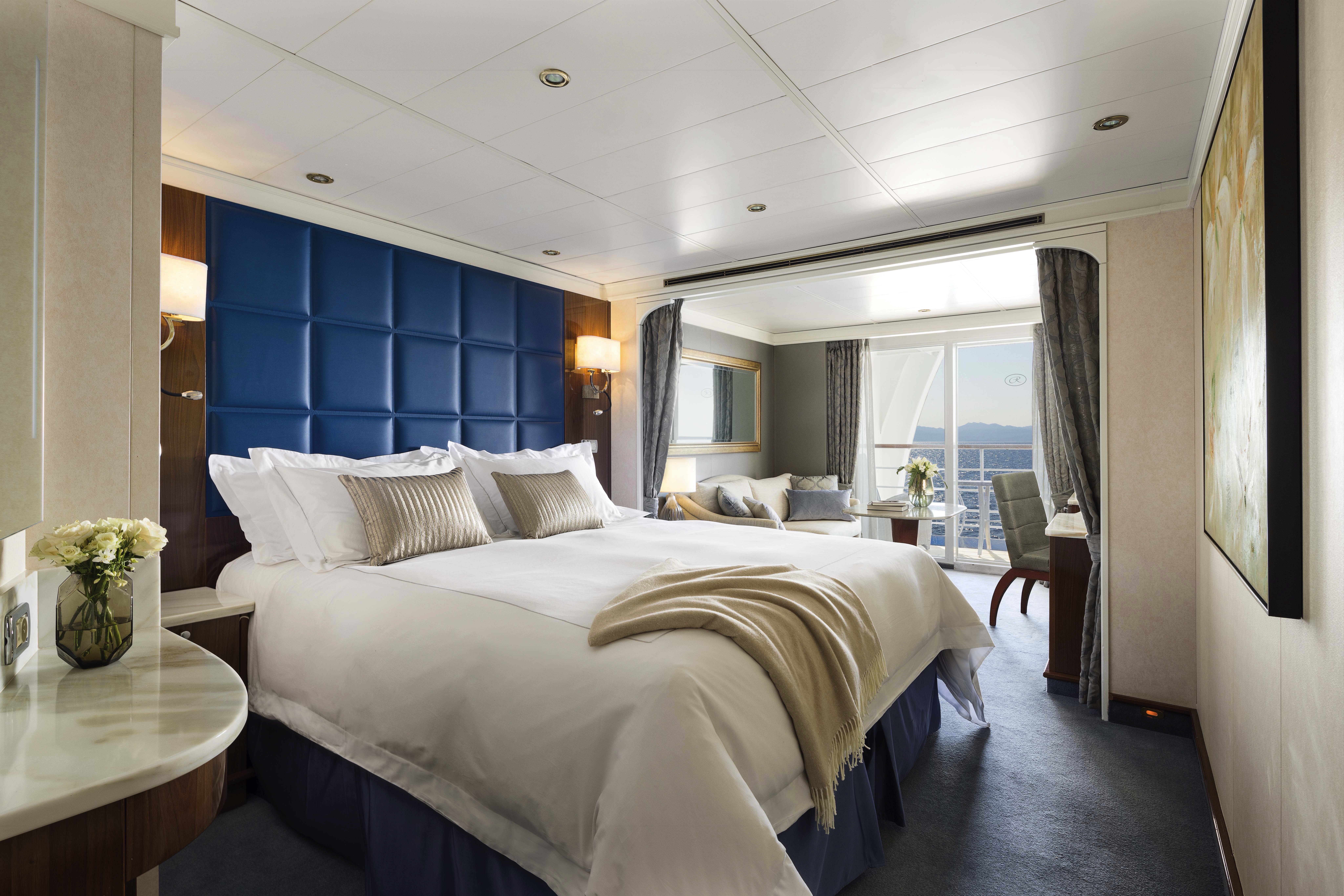 RSSC,-20Seven-20Seas-20Voyager,-20Deluxe-20Veranda-20Suite.jpg (1).jpg