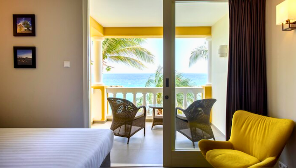 Kayla & Anthony (945 x 538 px) (10).png