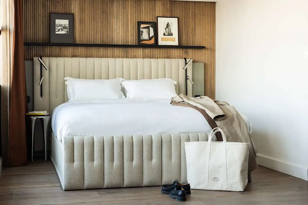 <b>C: Modern and Cozy</b>