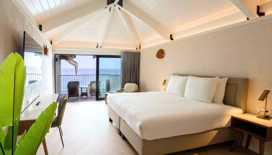 Kayla & Anthony (945 x 538 px) (6).png