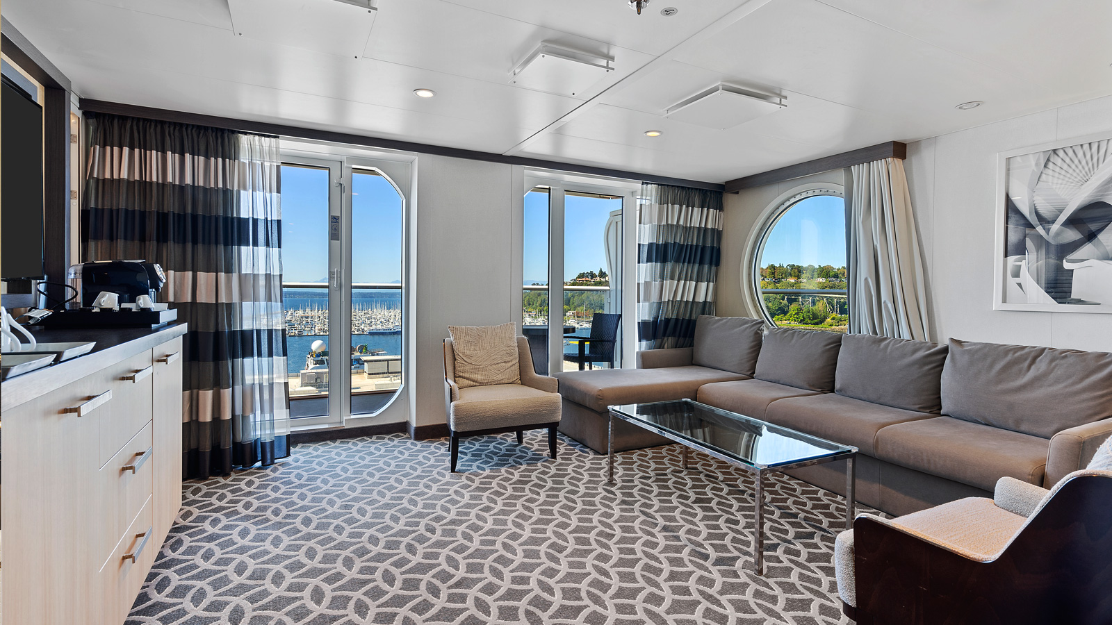 RCI-20Quantum-20of-20the-20Seas-20Grand-20Suite-202-20Bedroom.jpeg.jpg