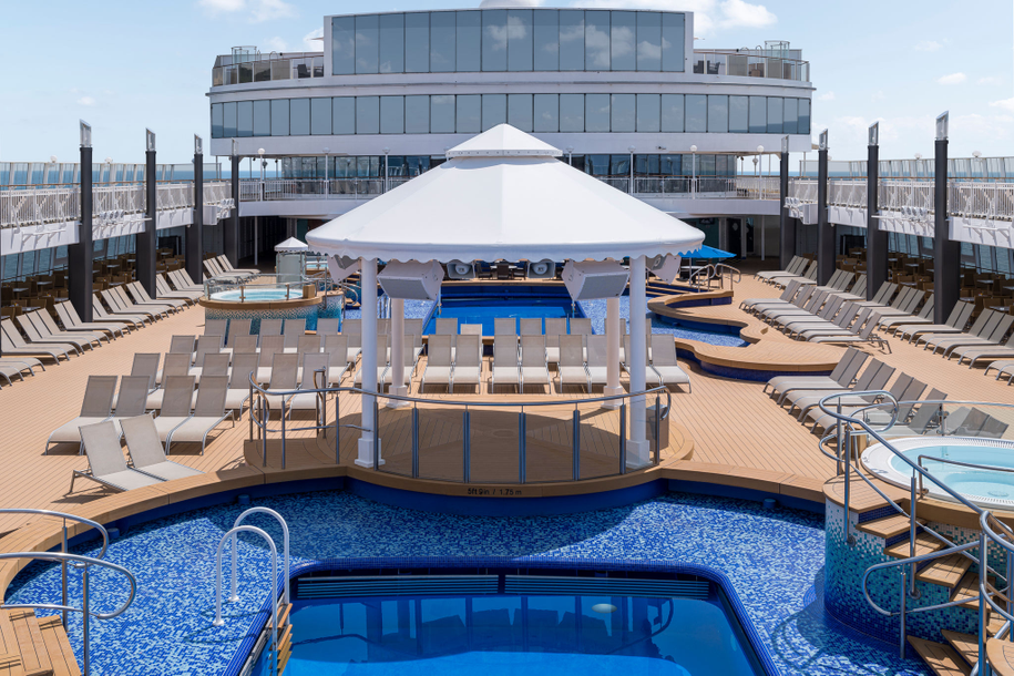 NCL-Gem-Cruise-PoolDeck.jpg