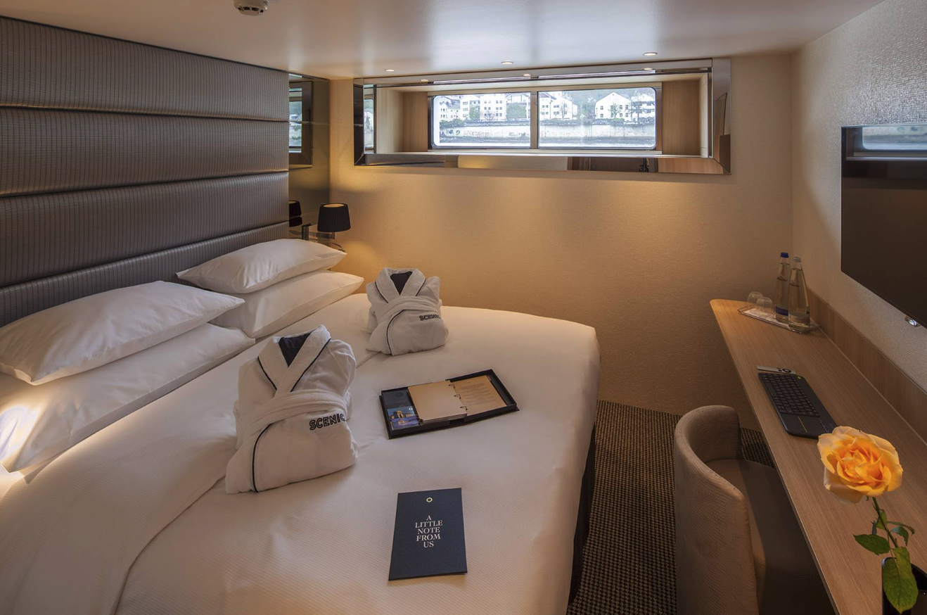 Standard Suite Scenic JADE cat E.jpg