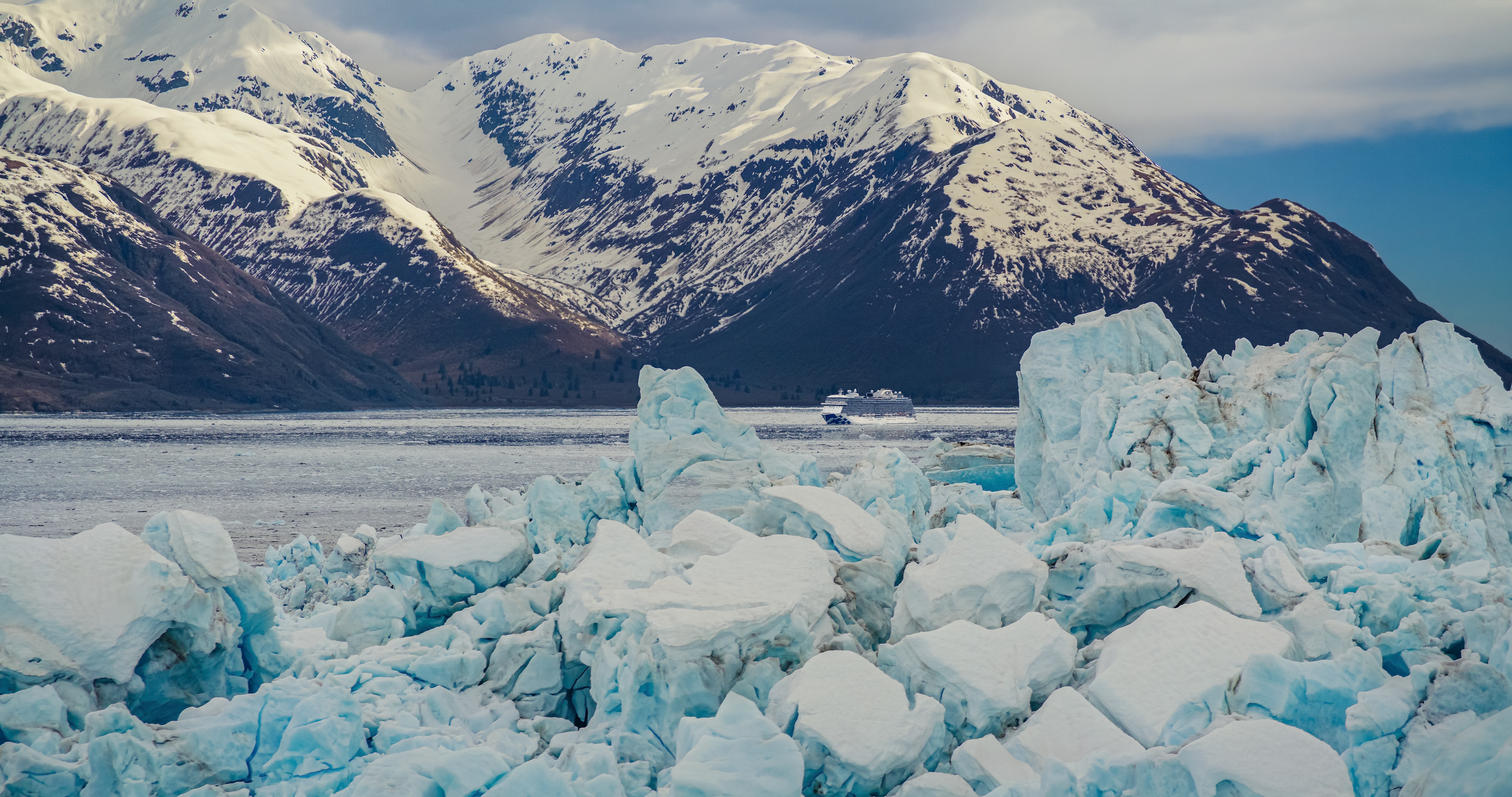 PCL_Yakutat_Bay_Alaska_Discovery_XP_Heli_053126_Dailies.00_46_41_16.Still165_RGB.jpg