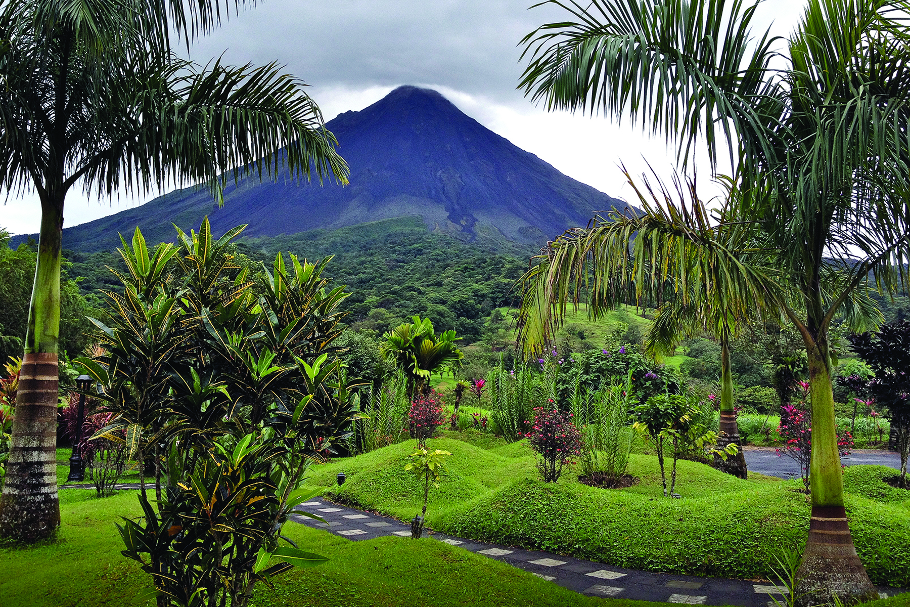 arenal-volcano_01_l_300dpi.jpg