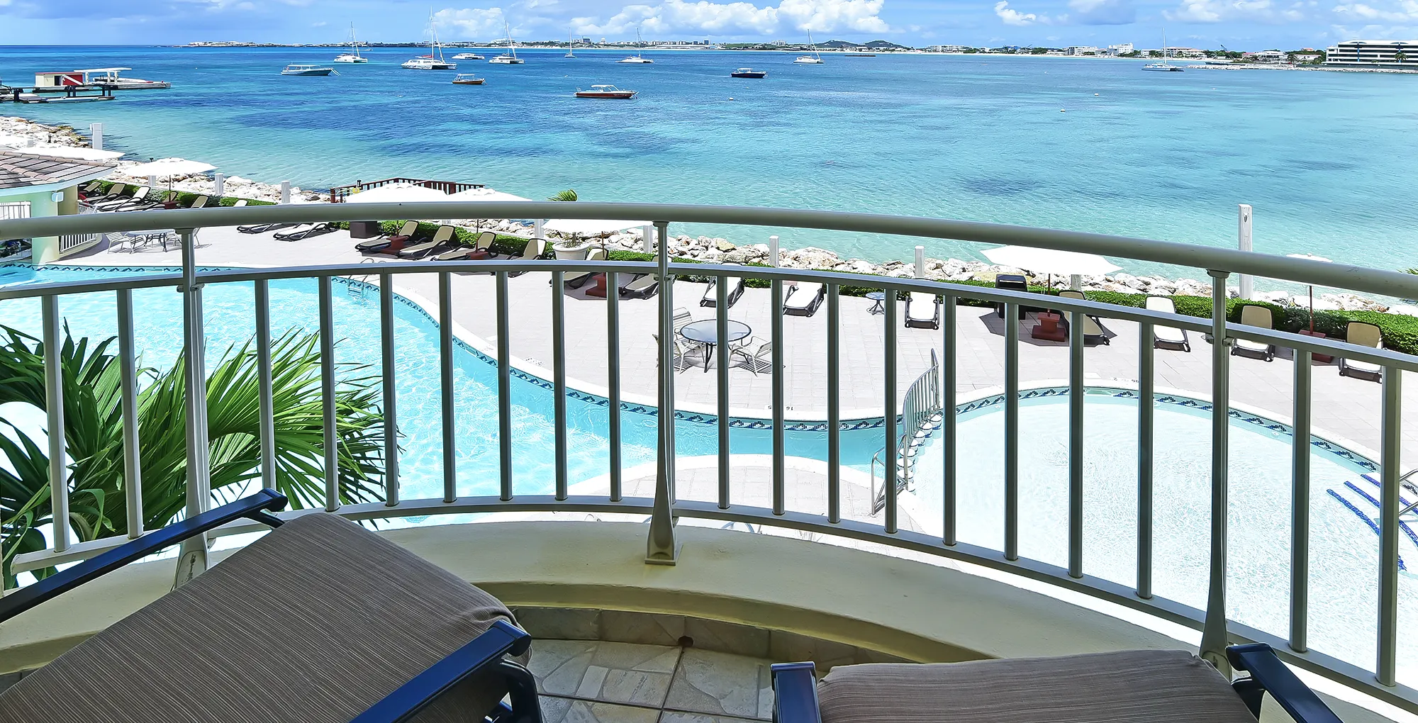 the-villas-jr-suite-2.webp